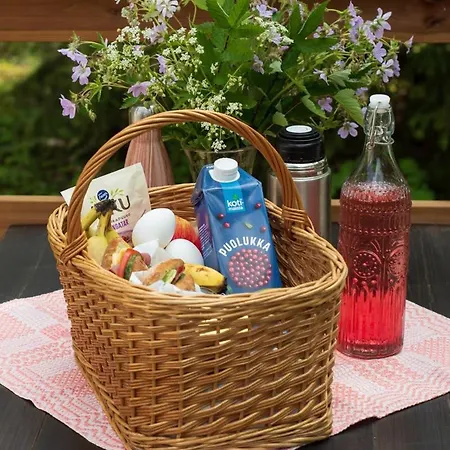 Luxuszelt Glamping-teltta Reisjaerven Rannalla *